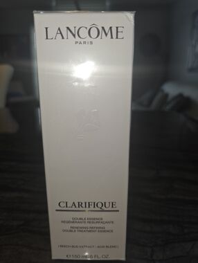 NWT Clarifique Double Essence